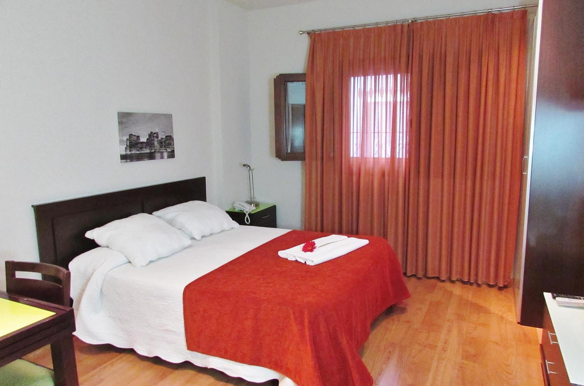 Apartamentos Turisticos Las Nieves Гранада Стая снимка